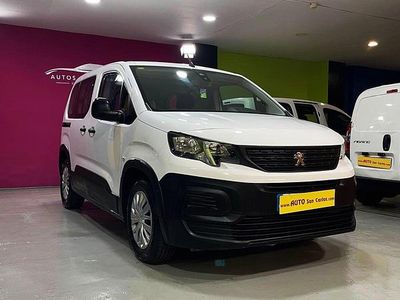 Usado Peugeot Rifter Allure 100 CV (73 kW) 2021 Blanco Monovolumen