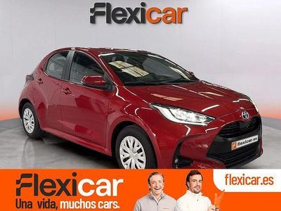Usado Toyota Yaris Hybrid Active 116 CV (85 kW) 2023 Rojo Berlina