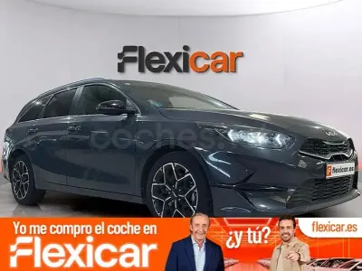 Usado Kia Ceed Style 100 CV (73 kW) 2025 Gris / plata Utilitario
