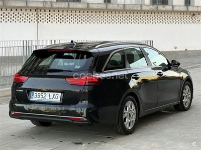 Używany Kia Ceed 136 KM (100 kW) 2022 Czarny Hatchback