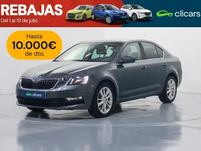 Usado Skoda Octavia Ambition 115 CV (84 kW) 2019 Gris / plata Berlina