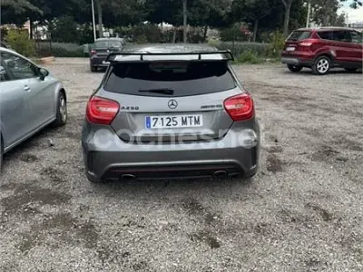 Usado Mercedes A250 AMG line 211 CV (155 kW) 2014 Gris / plata Utilitario