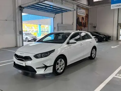Usado Kia Ceed 120 CV (88 kW) 2022 Blanco Utilitario