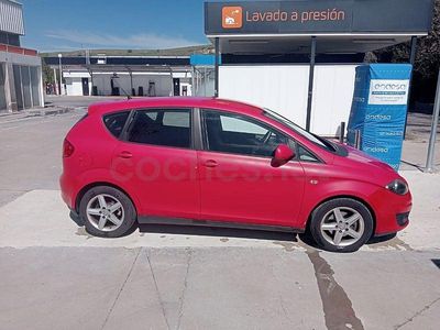 Usado Seat Altea I-Tech 105 CV (77 kW) 2013 Rojo Monovolumen