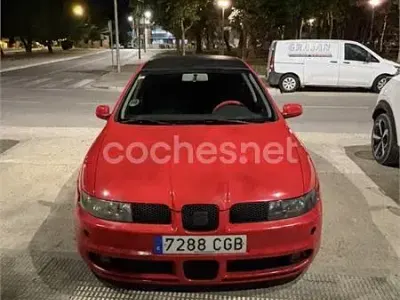 Usado Seat Leon Stella 105 CV (77 kW) 2003 Rojo Utilitario