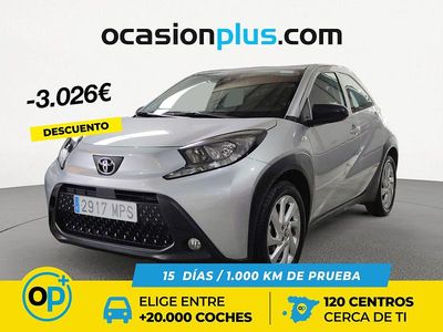 Usado Toyota Aygo X Play 72 CV (52 kW) 2024 Gris / plata SUV