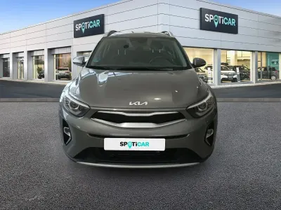 Usado Kia Stonic 100 CV (73 kW) 2025 Gris SUV