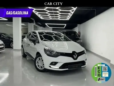 Begagnad Renault Clio IV Business 90 HK (66 kW) 2019 Vit Halvkombi