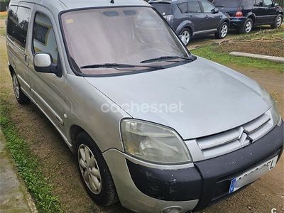 Gris / plata Usado 2009 Citroën Berlingo Monovolumen | 2000 € (Precio justo)