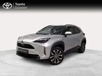 Usado Toyota Yaris Cross Active 116 CV (85 kW) 2025 Plateado SUV