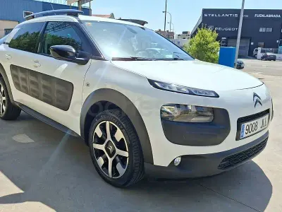 Usado Citroën C4 Shine Edition 100 CV (73 kW) 2016 Blanco Berlina