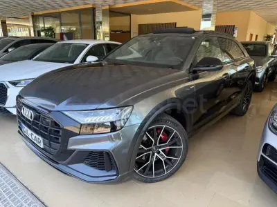 Usado Audi Q8 S-Line 286 CV (210 kW) 2021 Gris / plata SUV