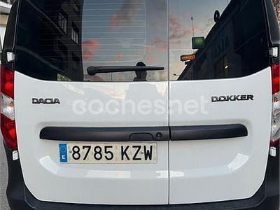 Usado Dacia Dokker Essentiel 102 CV (75 kW) 2019 Blanco Monovolumen