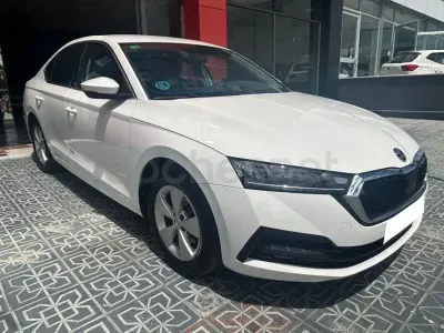 Usado Skoda Octavia Ambition 150 CV (110 kW) 2022 Azul Berlina