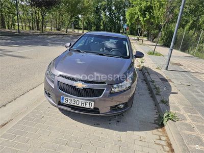 Usado Chevrolet Cruze LT 124 HP (91 kW) 2011 Cinzento Sedan