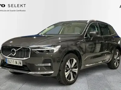 Usado Volvo XC60 Plus 350 CV (257 kW) 2023 Gris / plata SUV