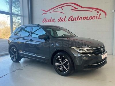 Usado VW Tiguan Life 150 CV (110 kW) 2022 Gris / plata SUV