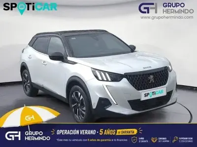 Usado Peugeot 2008 GT-line 130 CV (95 kW) 2020 Blanco SUV
