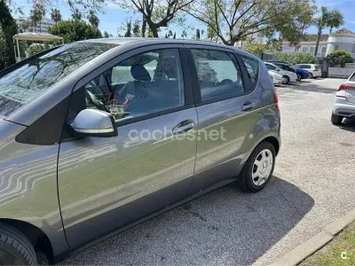 Usado Mercedes A160 Exclusive 82 CV (60 kW) 2011 Marrón Monovolumen