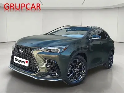 Usado Lexus NX450h+ Sport Line 306 CV (225 kW) 2025 Verde SUV