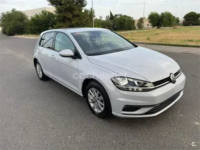 Usado VW Golf VII Advance 115 CV (84 kW) 2019 Blanco Familiar