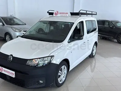 Usado VW Caddy 122 CV (89 kW) 2021 Blanco Monovolumen