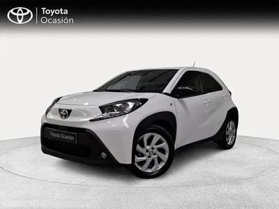 Usado Toyota Aygo X Play 72 CV (52 kW) 2024 Blanco SUV