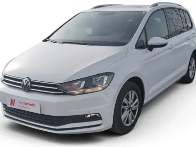 Usado VW Touran Advance 122 CV (89 kW) 2021 Blanco Monovolumen