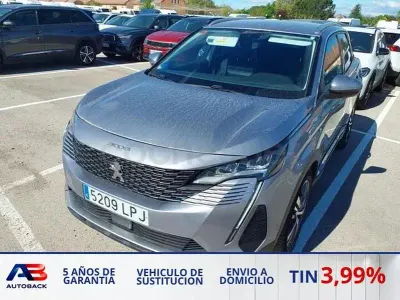 Usado Peugeot 3008 Allure 225 CV (165 kW) 2021 Gris / plata SUV