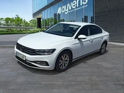 Usado VW Passat Business 122 CV (89 kW) 2021 Blanco Berlina