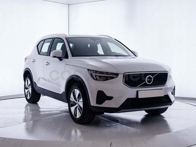 Begagnad Volvo XC40 Core 163 HK (119 kW) 2024 Vit SUV
