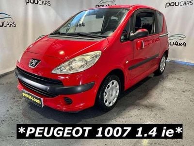 Usado Peugeot 1007 90 CV (66 kW) 2006 Rojo Monovolumen