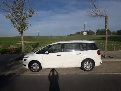Usado Citroën Grand C4 Picasso Attraction 115 CV (84 kW) 2014 Blanco Monovolumen