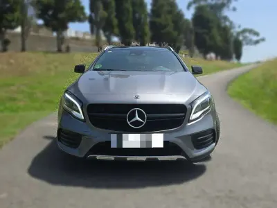 Usado Mercedes GLA220 177 CV (130 kW) 2018 Gris SUV