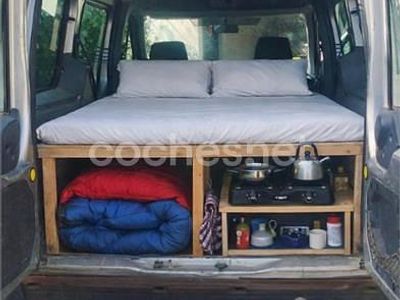 Usado Ford Tourneo Connect Trend 122 CV (89 kW) 2024 Gris / plata Monovolumen