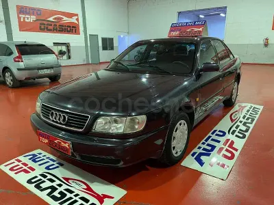 Usado Audi A6 133 CV (97 kW) 1996 Azul Berlina