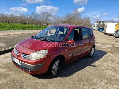 Usado Renault Scenic E-Tech Dynamique 120 CV (88 kW) 2004 Rojo Monovolumen