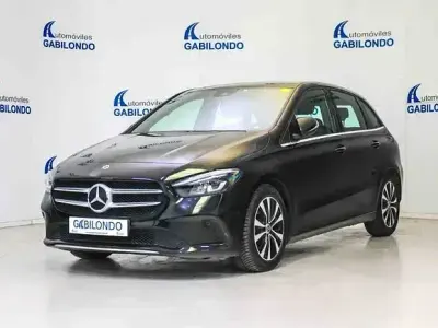 Usado Mercedes B180 116 CV (85 kW) 2021 Negro Utilitario