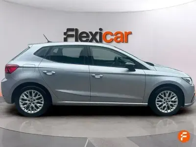 Usado Seat Ibiza FR 110 CV (80 kW) 2023 Gris Utilitario