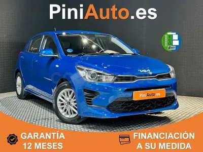 Usado Kia Rio 100 CV (73 kW) 2021 Azul Berlina
