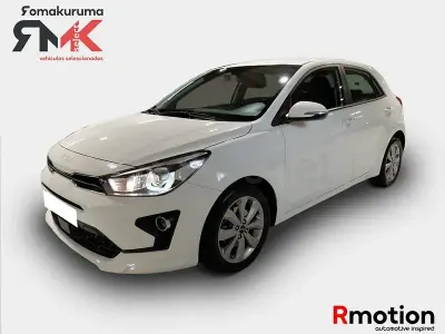 Usado Kia Rio 120 CV (88 kW) 2022 Blanco Berlina