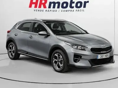 Usado Kia XCeed 136 CV (100 kW) 2022 Blanco SUV