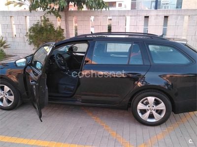 Usado Skoda Octavia Ambition 115 CV (84 kW) 2019 Negro Familiar