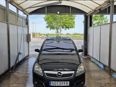 Usado Opel Zafira Cosmo 150 CV (110 kW) 2006 Negro Monovolumen