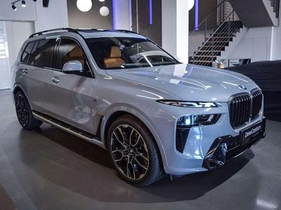 Gris Usado 2025 BMW X7 M Sport SUV | 121.900 €