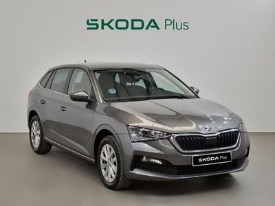 Usado Skoda Scala Selection 95 CV (69 kW) 2023 Gris Utilitario