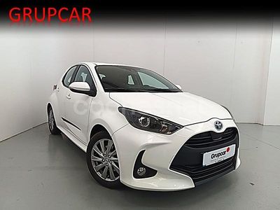Blanco Usado 2023 Toyota Yaris Hybrid Active Berlina | 19.750 € (Precio justo)