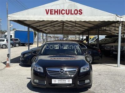 Usado Opel Insignia Cosmo 130 CV (95 kW) 2012 Granate Berlina