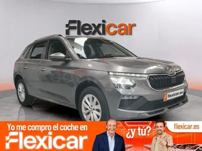 Usado Skoda Kamiq Selection 115 CV (84 kW) 2024 Gris / plata SUV