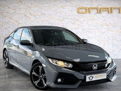 Usado Honda Civic Elegance 129 CV (94 kW) 2017 Gris / plata Berlina